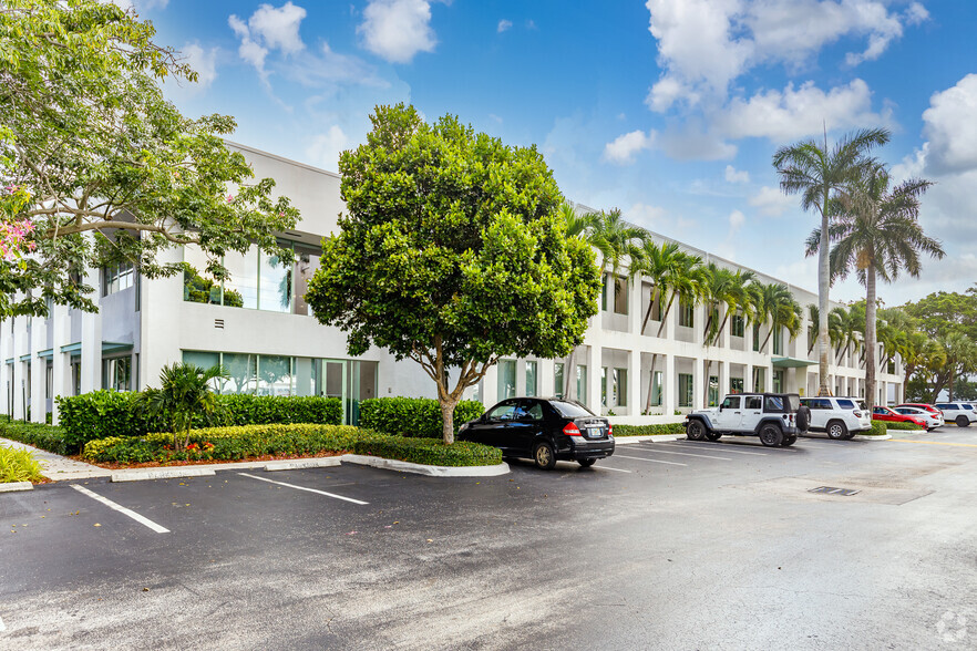 1401 W Cypress Creek Rd, Fort Lauderdale, FL for lease - Building Photo - Image 1 of 6