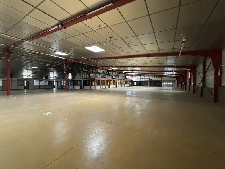 Flex in Rillieux-la-Pape for lease - Interior Photo - Image 3 of 12