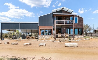 Rocking R Cabins - Barndominium