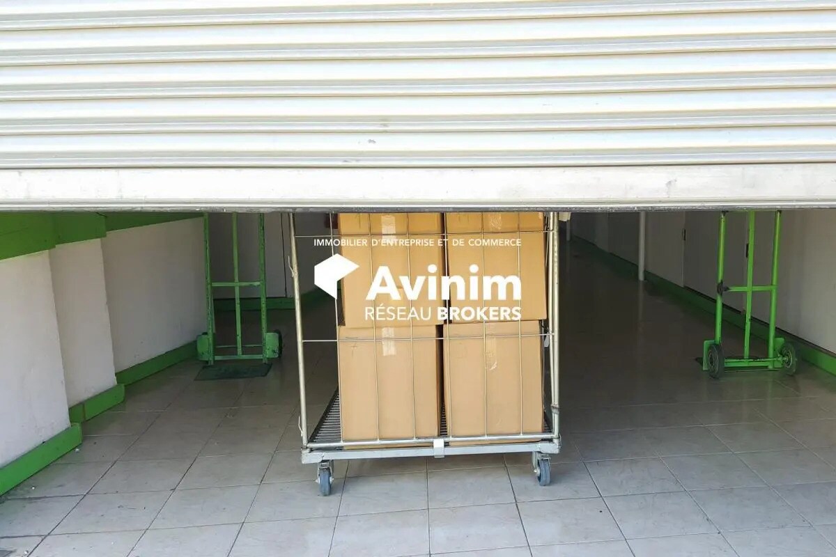 Industrial in Saint-Maur-des-Fossés for sale Building Photo- Image 1 of 3