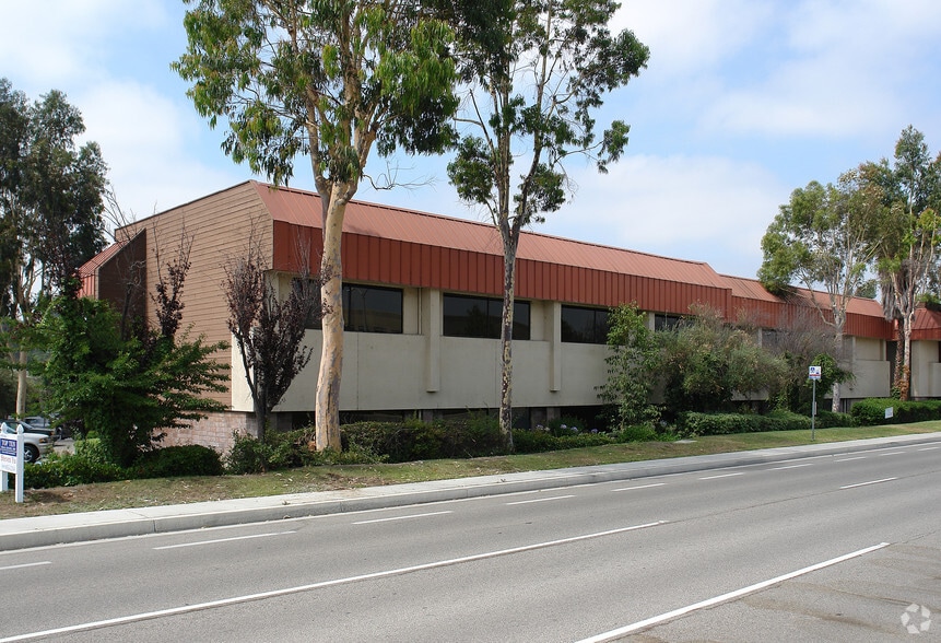 22921-22941 Triton Way, Laguna Hills, CA for lease - Building Photo - Image 3 of 4
