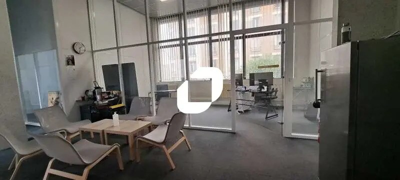 Office in Montreuil for lease - Interior Photo - Image 1 of 12