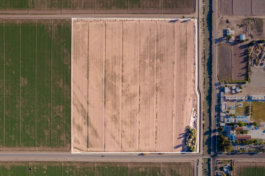 697 W McCabe Rd, El Centro, CA for sale - Building Photo - Image 2 of 10