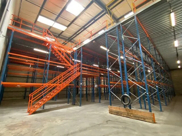 Industrial in Caluire-et-Cuire for lease - Interior Photo - Image 2 of 4