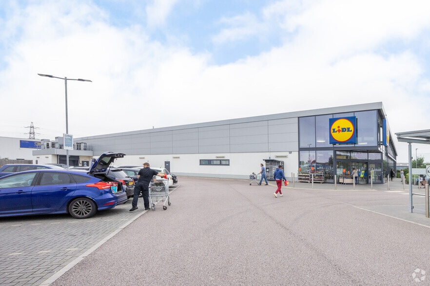 1184 Lincoln Rd, Peterborough for sale - Primary Photo - Image 1 of 1