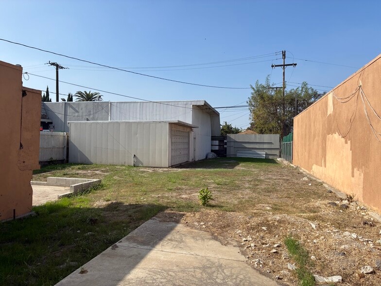 2965 Santa Fe Ave, Long Beach, CA for lease - Building Photo - Image 1 of 16