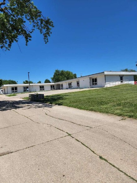 1500 1st Ave E, Newton, IA for sale - Primary Photo - Image 1 of 1