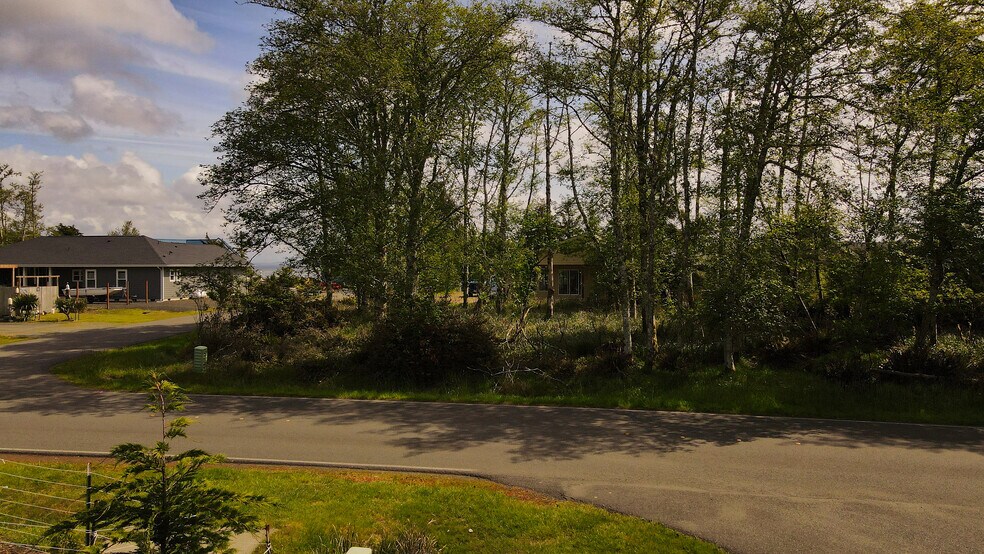 600 Duck Lake, Ocean Shores, WA 98569