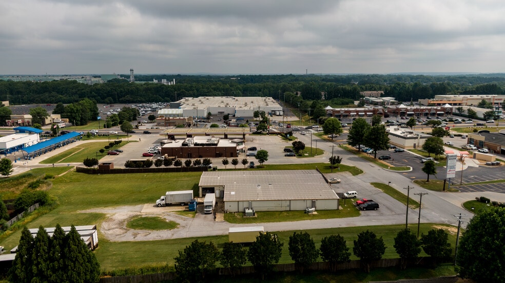 10 Hendrix Dr, Greenville, SC for lease - Building Photo - Image 2 of 6