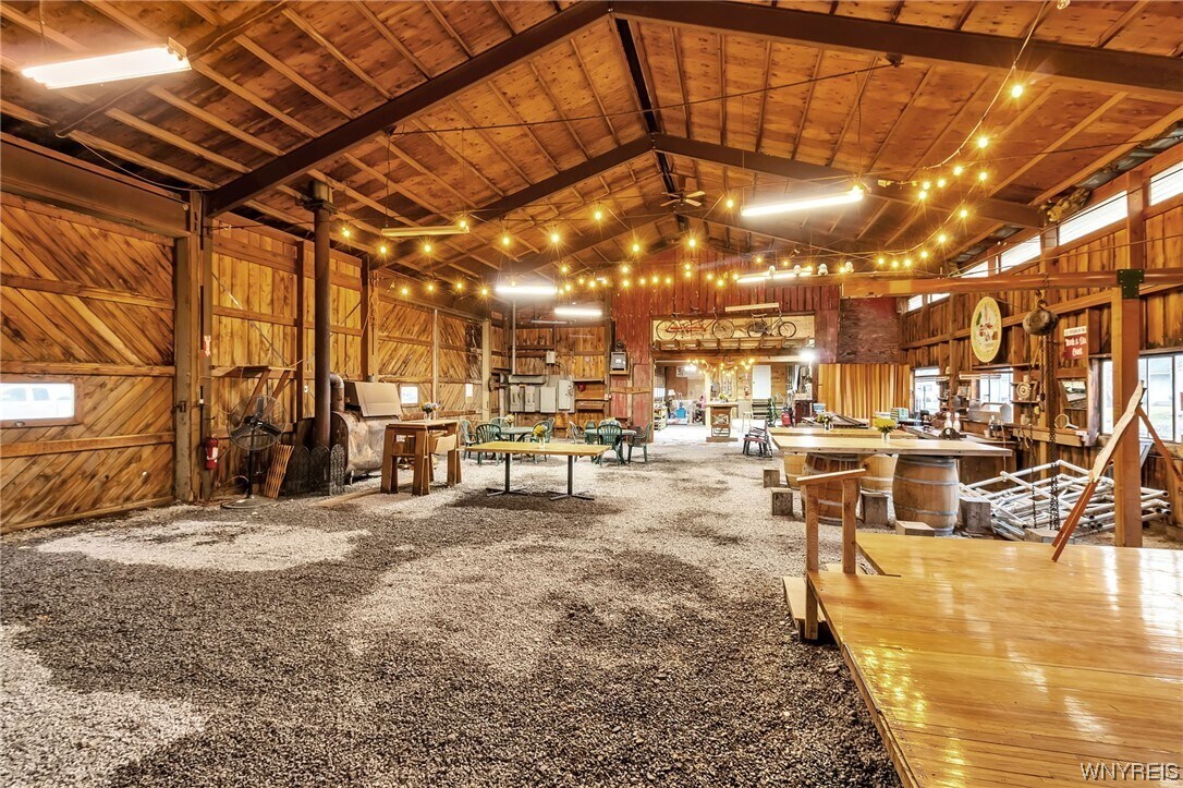 1352 Exchange St, Alden, NY 14004