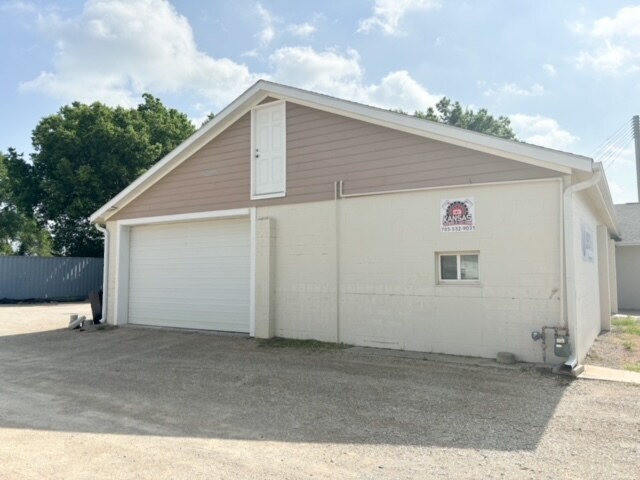 1220 Marlatt Ave, Manhattan, KS for sale Primary Photo- Image 1 of 1