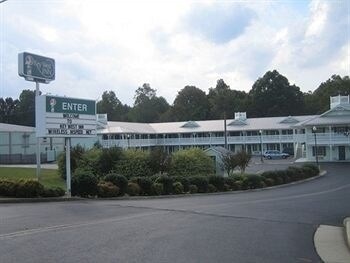 2221 N Main St, LaFayette, GA for sale - Primary Photo - Image 1 of 1