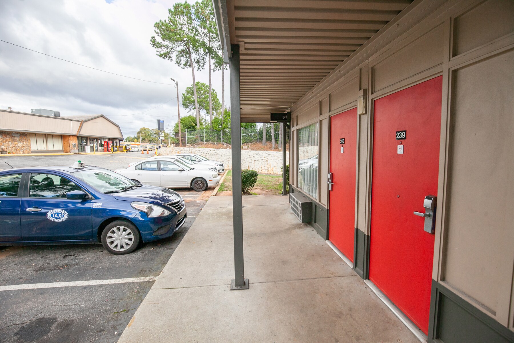 2565 Wesley Chapel Rd, Decatur, GA 30035 Hospitality for Sale