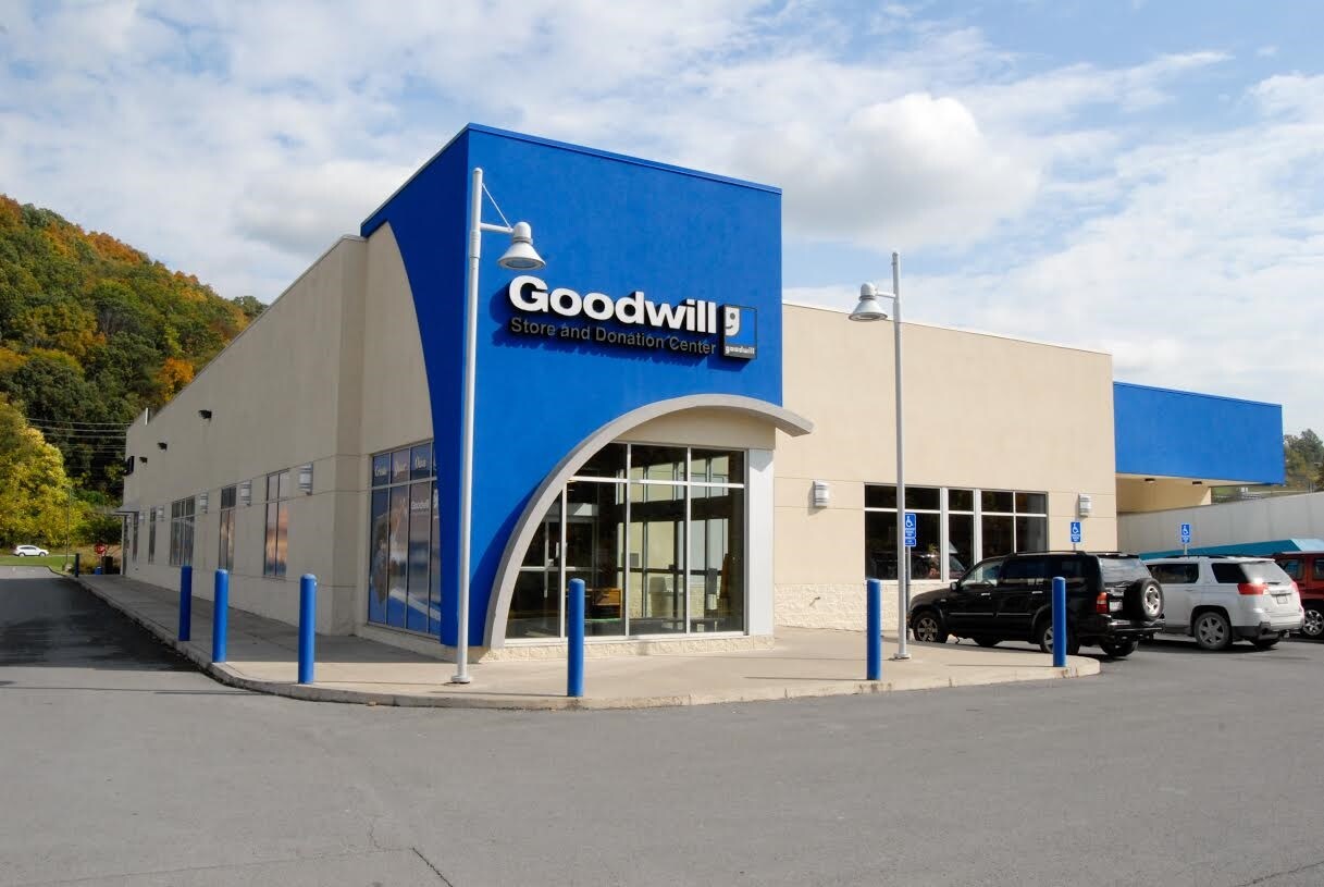 1954 Hunters Way, Morgantown, WV for sale Building Photo- Image 1 of 1