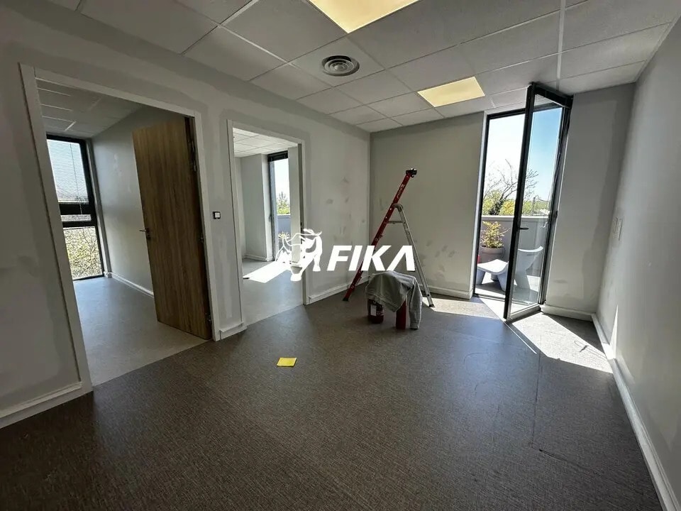 Office in Toulouse for lease Building Photo- Image 1 of 11