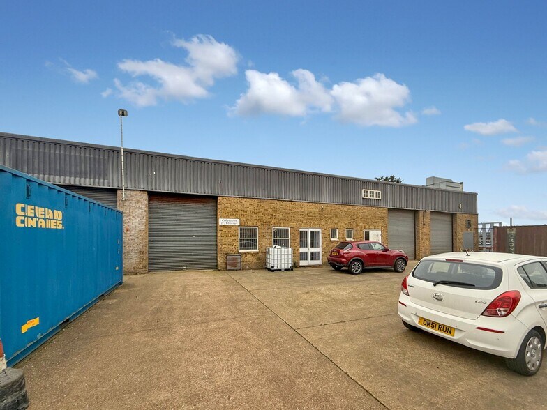 Units P1-P6 Bridge Rd, Littlehampton for sale - Building Photo - Image 3 of 3
