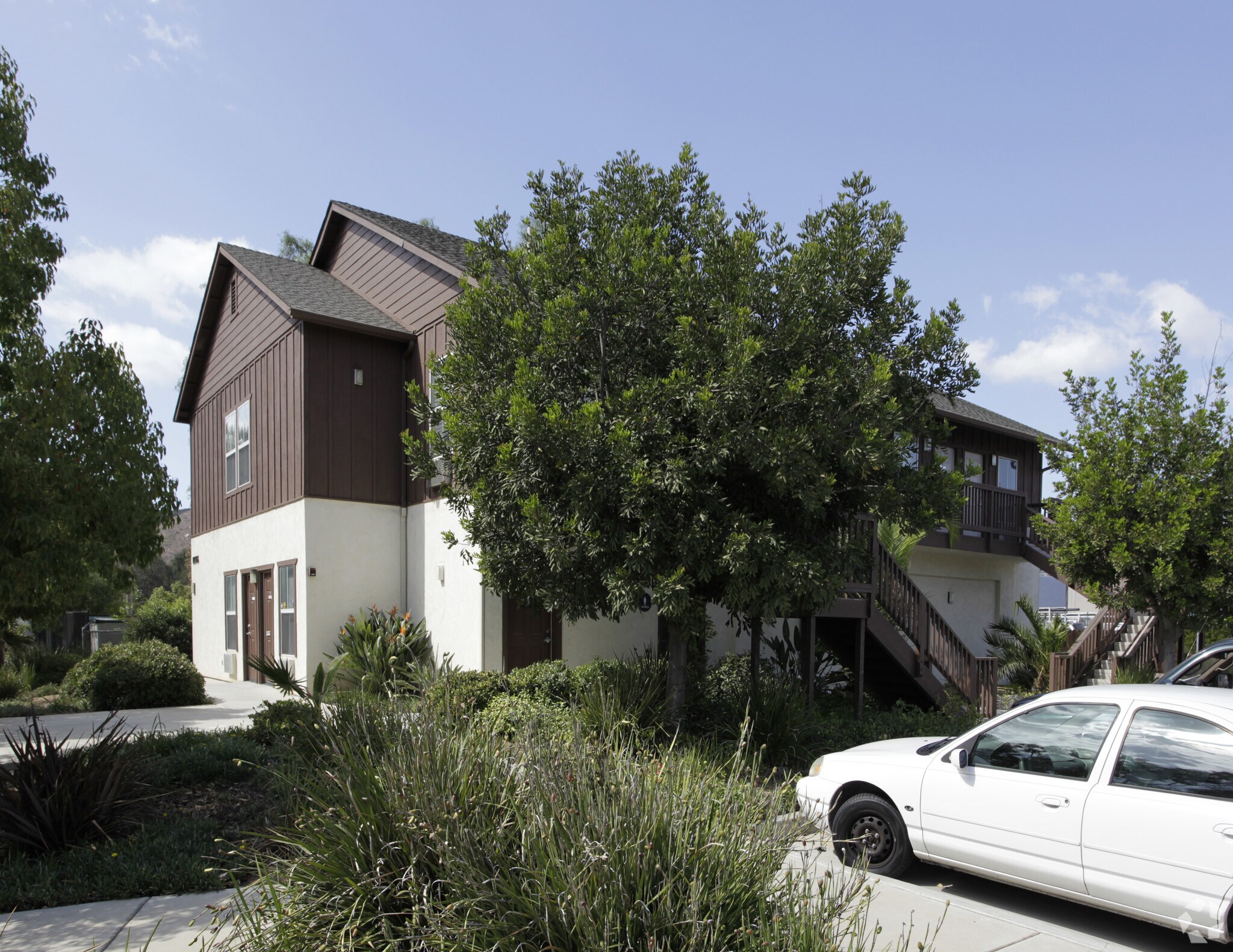 12316 Oak Knoll Rd, Poway, CA for sale Primary Photo- Image 1 of 1