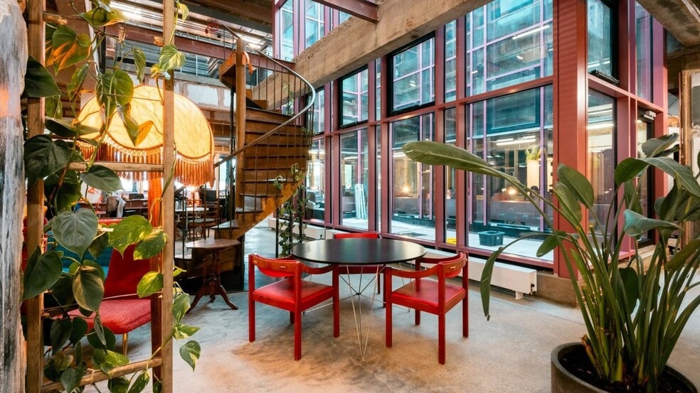 7 Throwley Way, Sutton for lease - Interior Photo - Image 2 of 20