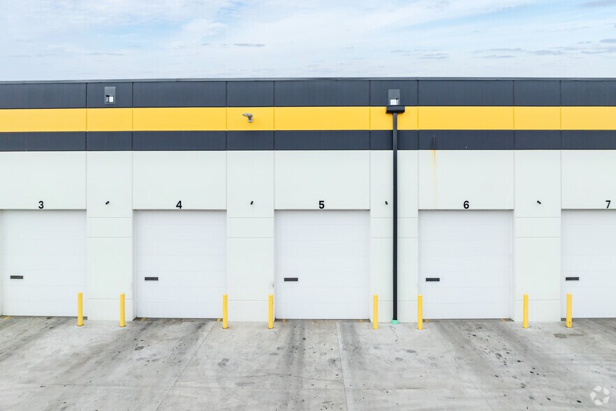 167 Flannigan Rd, Hampshire, IL for lease - Building Photo - Image 3 of 5