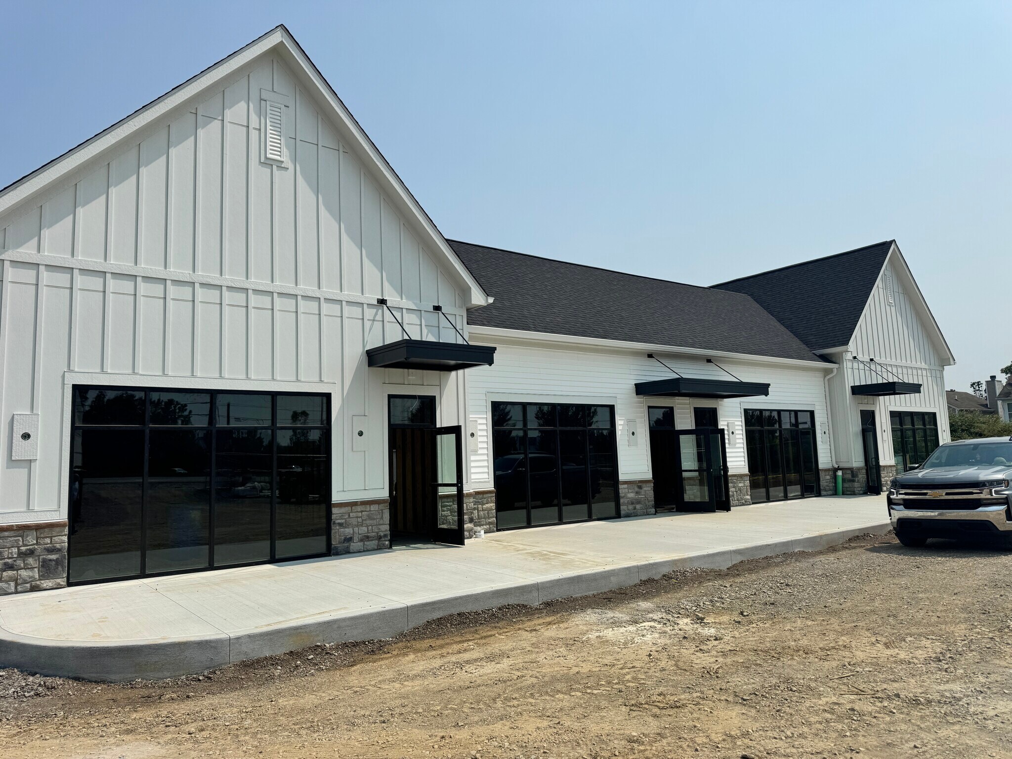 4662-4668 Hall Rd, Columbus, OH for lease Primary Photo- Image 1 of 22
