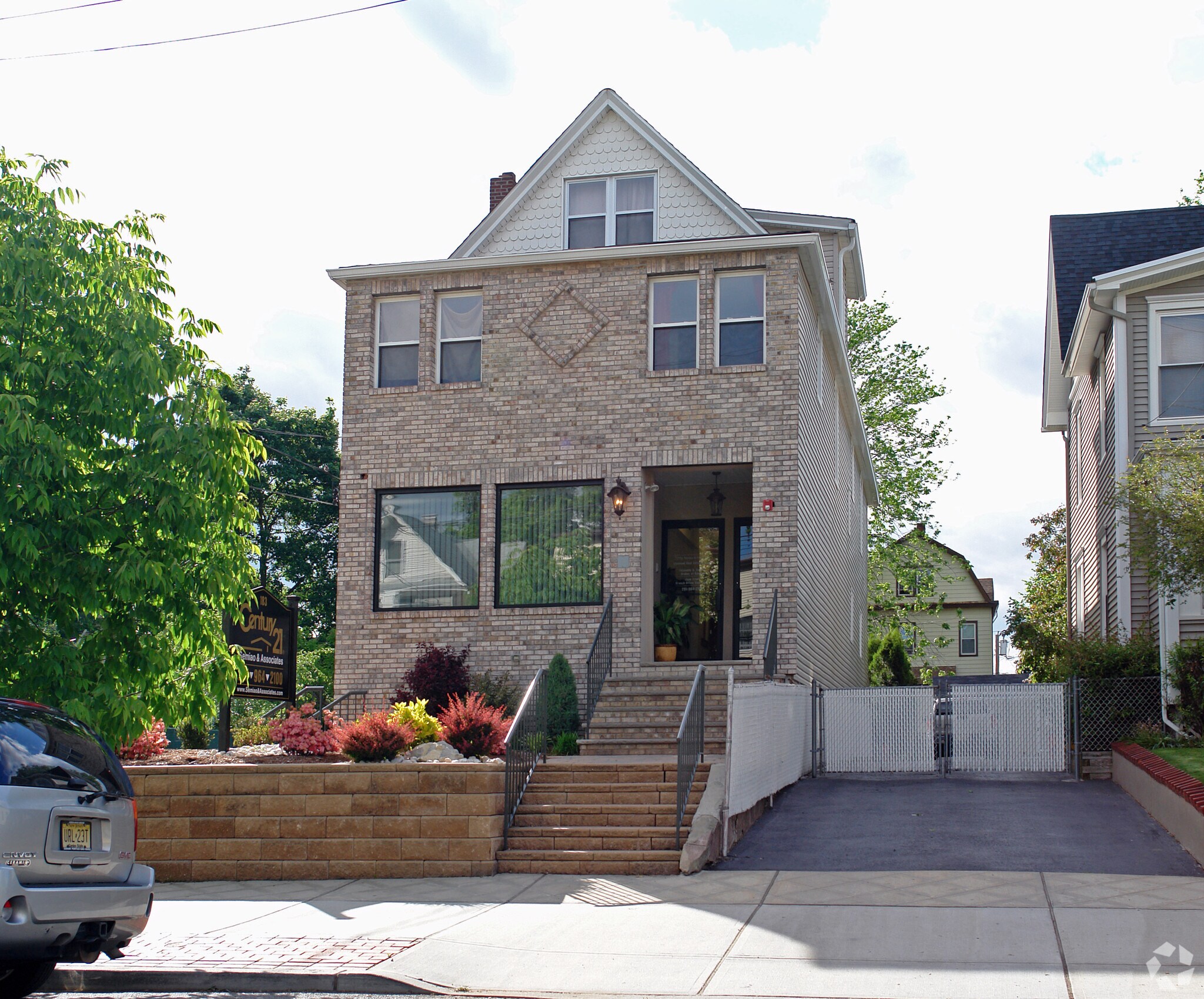 183 Park, East Rutherford, NJ 07073