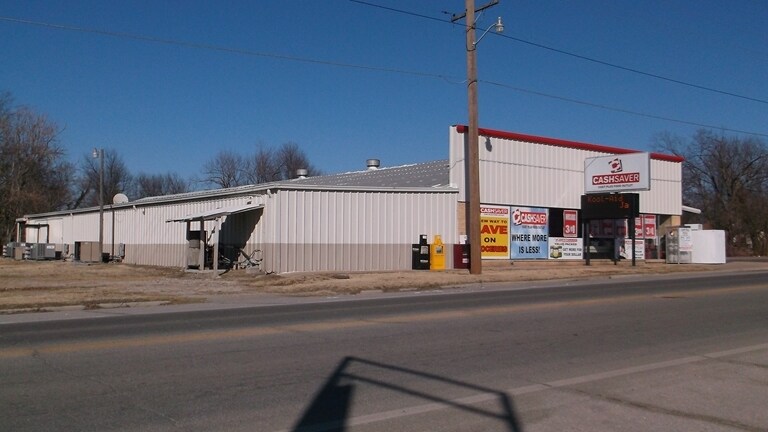 416 W 12th St, Baxter Springs, KS for sale - Primary Photo - Image 1 of 1