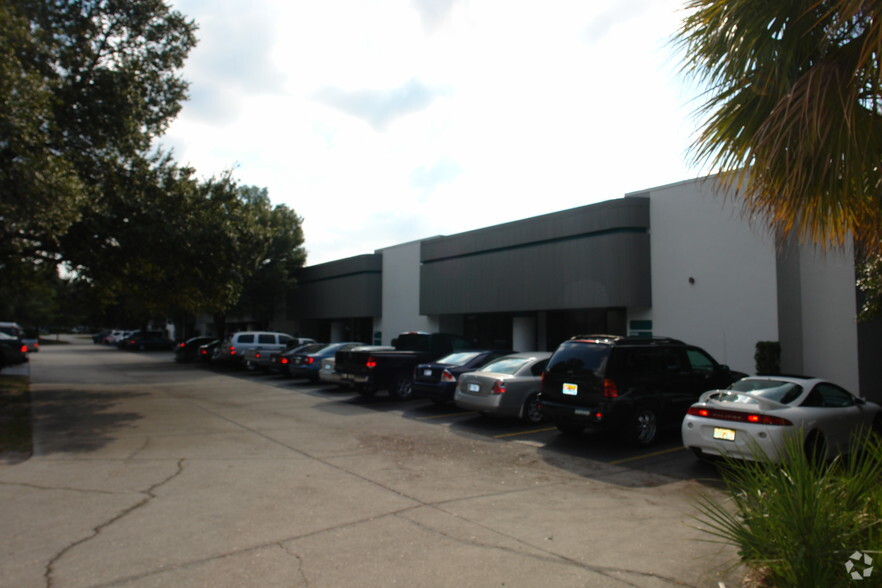 6469-6489 Parkland Dr, Sarasota, FL for lease - Building Photo - Image 3 of 3