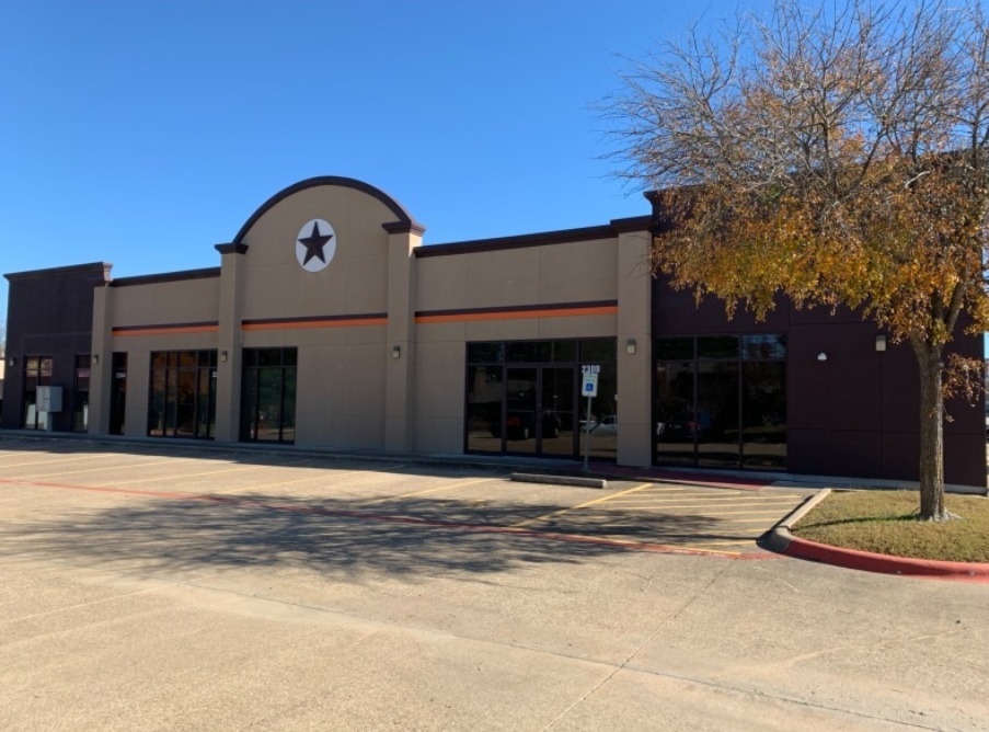 2304 De Lee St, Bryan, TX for sale Primary Photo- Image 1 of 1