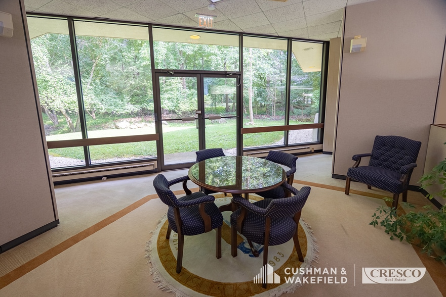 28800 Clemens Rd, Cleveland, OH for lease - Building Photo - Image 2 of 4