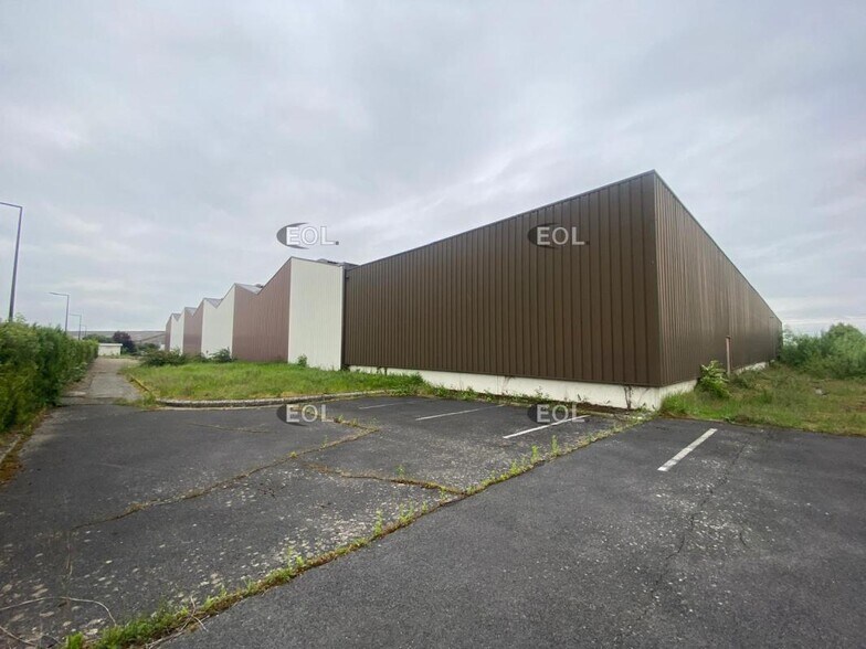 Industrial in Nangis for sale - Building Photo - Image 2 of 12