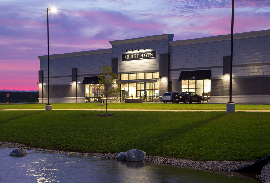 3820 W Wisconsin Ave, Appleton, WI for lease - Building Photo - Image 1 of 4