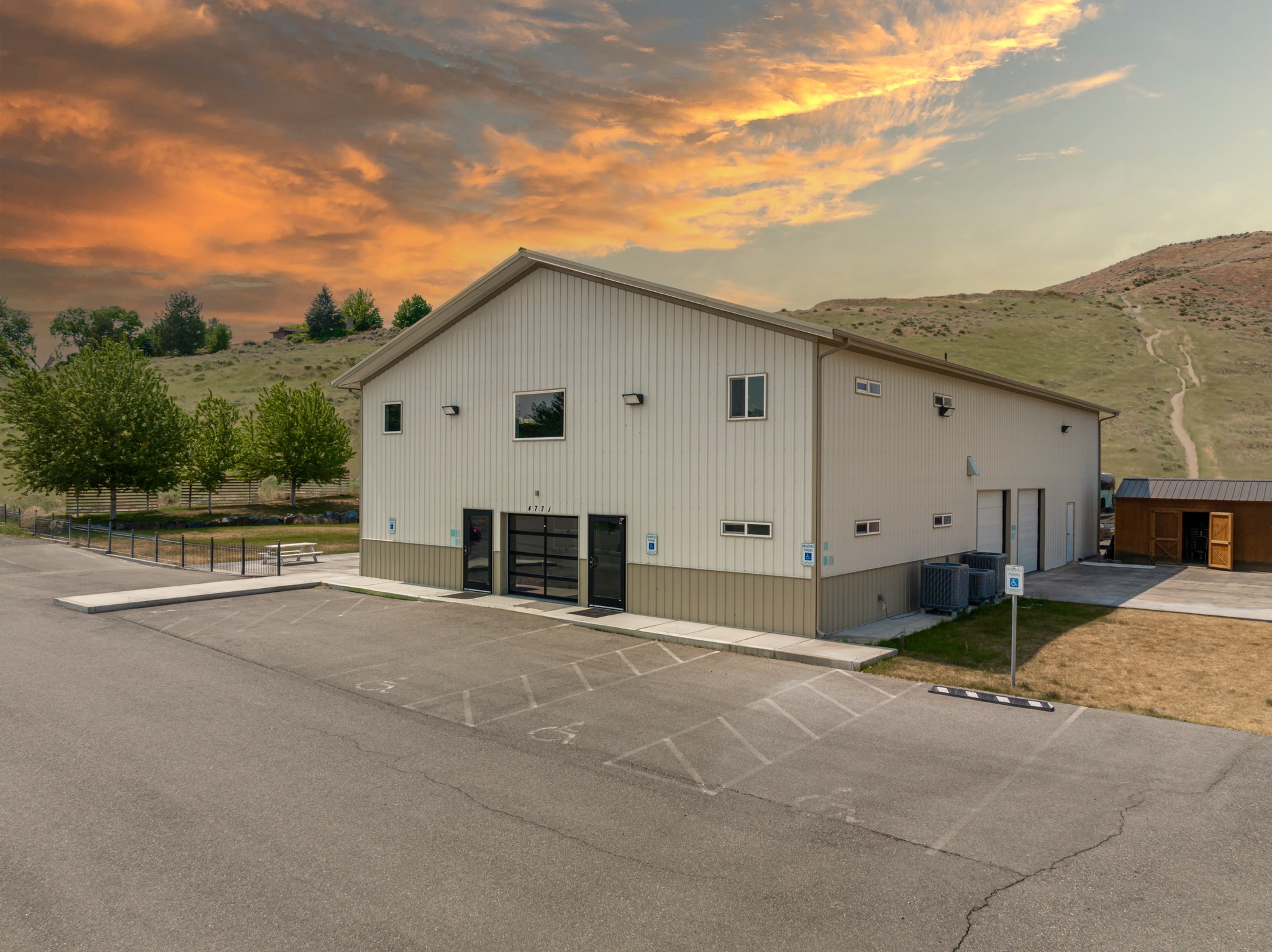 4771 W Van Giesen St, West Richland, WA for sale Building Photo- Image 1 of 23