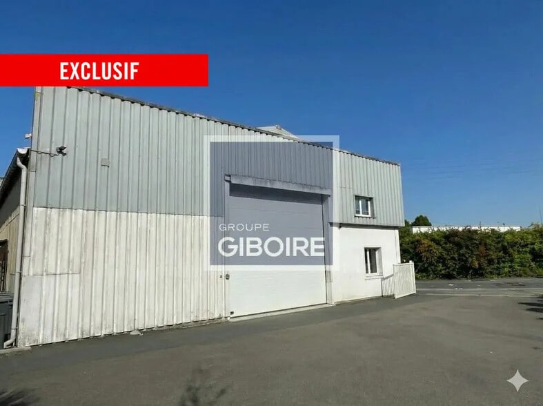 Industrial in Rennes for lease - Building Photo - Image 1 of 12
