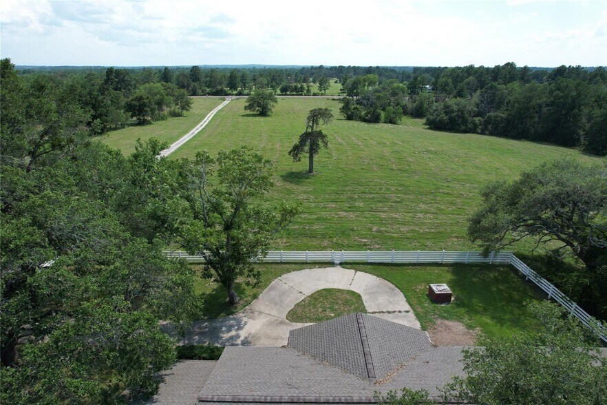 1096 Fm 247 Road, Huntsville, TX for sale - Primary Photo - Image 1 of 1