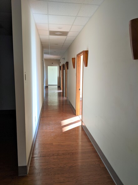 833 Howard Dr, Lebanon, MO for lease - Interior Photo - Image 3 of 6