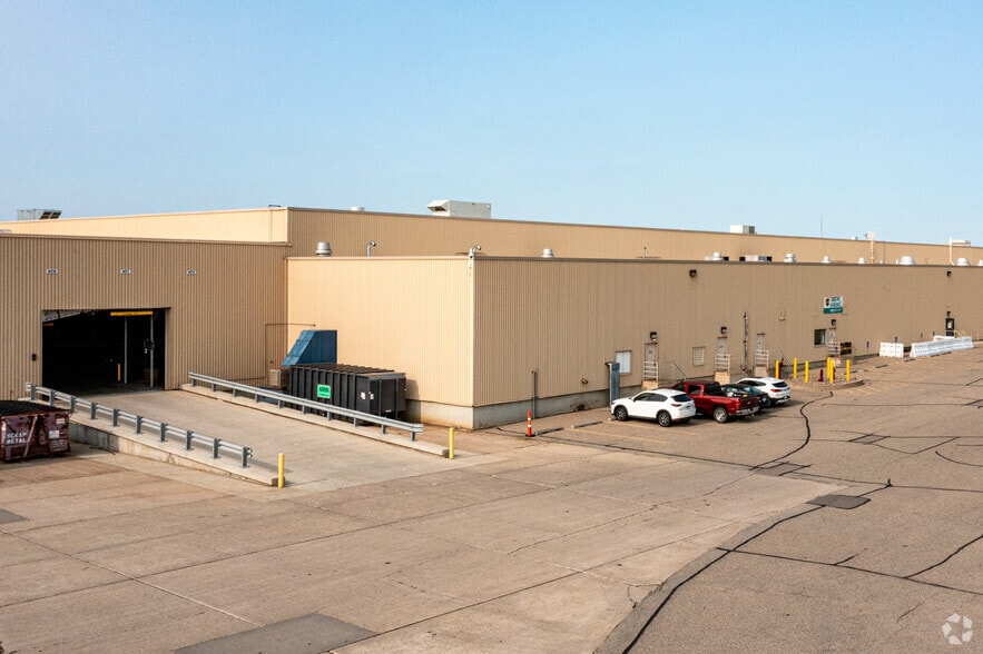 901 Canterbury Rd, Shakopee, MN for lease - Building Photo - Image 1 of 10