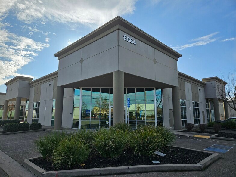 8864 Fruitridge Rd, Sacramento, CA for sale - Building Photo - Image 1 of 1