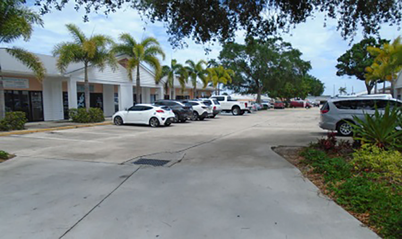 1122 Old Dixie Hwy, Vero Beach, FL for lease - Primary Photo - Image 1 of 1