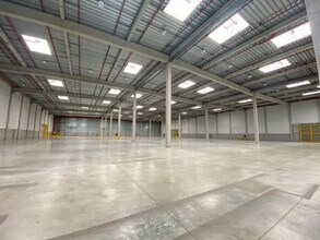 Industrial in Le Plessis-Pâté for lease Building Photo- Image 1 of 4