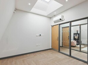 360 Brighton Rd, South Croydon for lease Interior Photo- Image 2 of 3