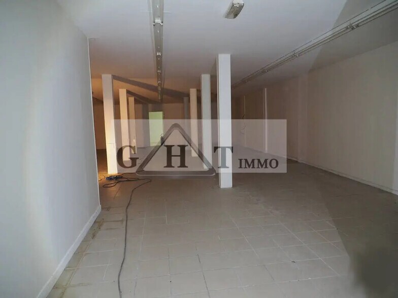 Retail in Gournay-sur-Marne for lease - Interior Photo - Image 3 of 3