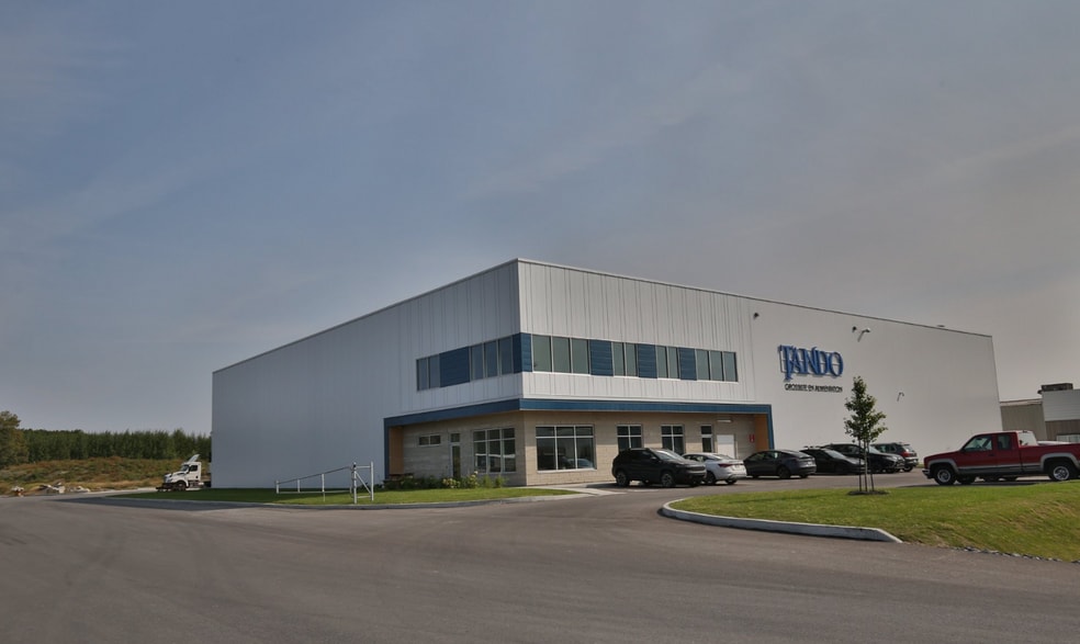 7700 Av Duplessis, Saint-hyacinthe, QC for lease - Building Photo - Image 3 of 6