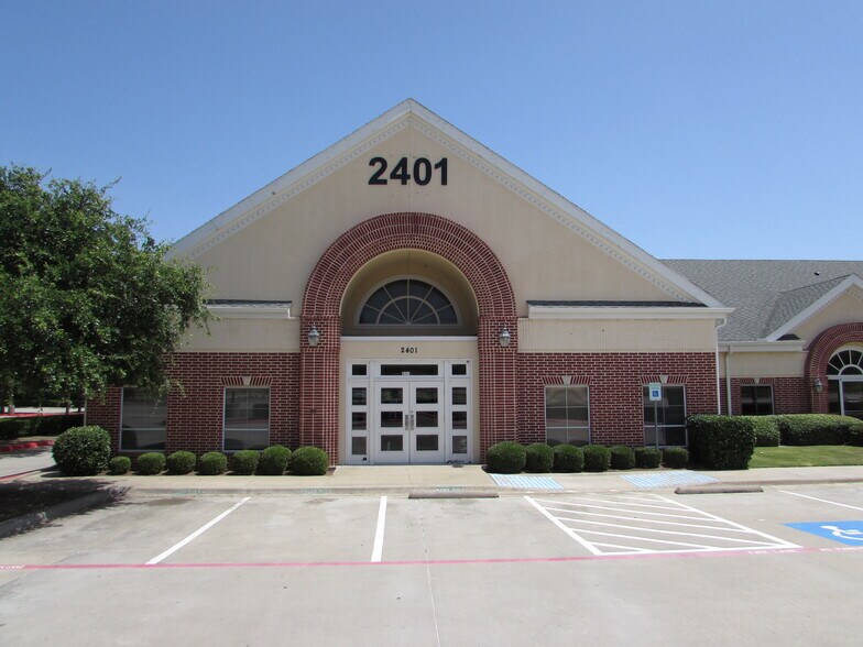 2401 Ira E Woods Ave, Grapevine, TX for sale - Primary Photo - Image 1 of 1