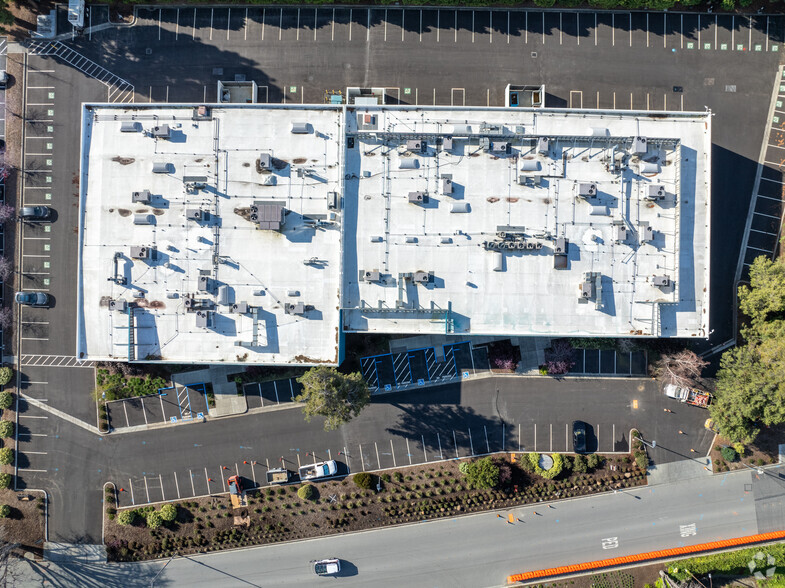 1360 O'Brien Dr, Menlo Park, CA for lease - Building Photo - Image 3 of 10