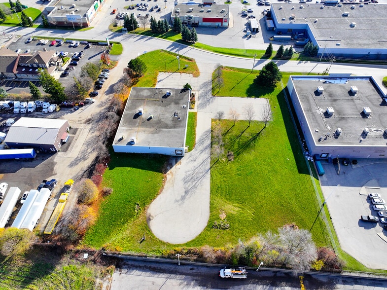 59 Montclair Dr, Woodstock, ON for sale - Building Photo - Image 3 of 11