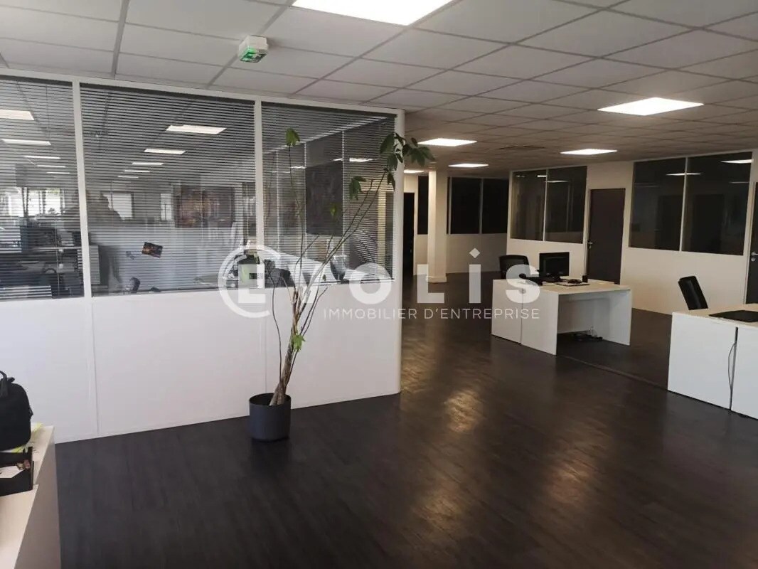 Office in Neuilly-Plaisance for sale Interior Photo- Image 1 of 13