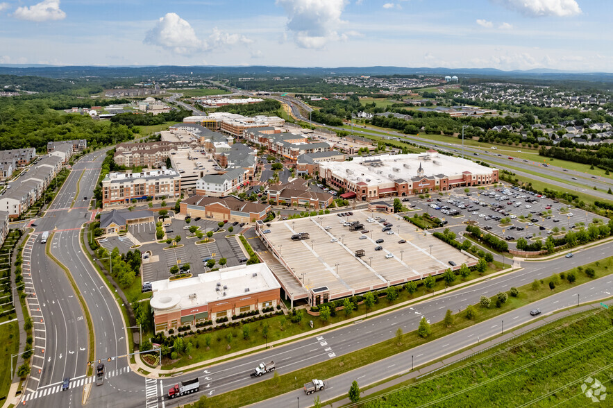 1602 Village Market Blvd SE, Leesburg, VA for lease - Aerial - Image 3 of 4