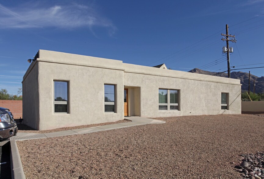 7720 N Oracle Rd, Oro Valley, AZ 85704