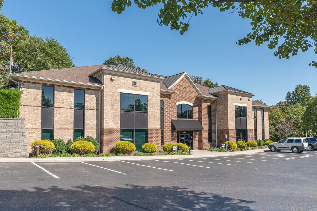 2726 Electric Rd, Roanoke, VA 24018