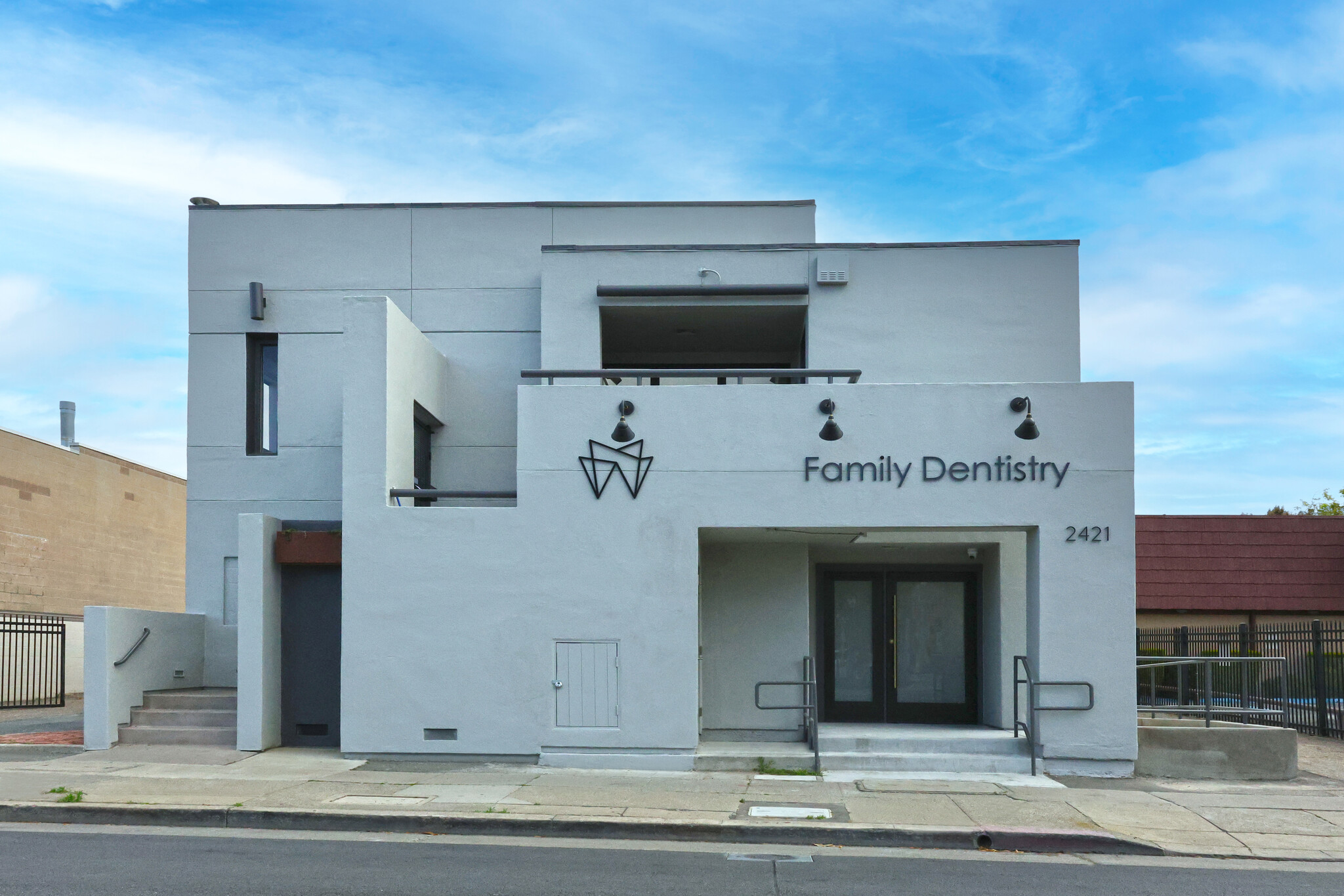 2421 Encinal Ave, Alameda, CA for lease Building Photo- Image 1 of 11